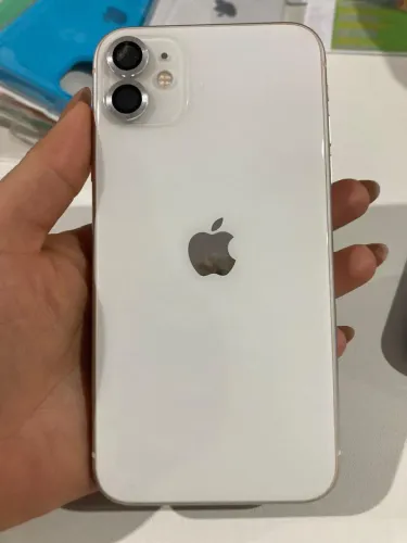 iPhone 11 128Gb muito novo (lacrado)