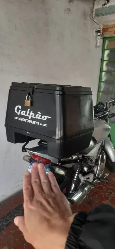 Bau 90 lts com suporte