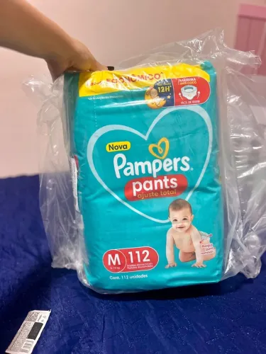 Vendo fraldas Pampers Pants tamanho M com 112 unidades cada.