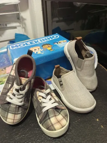 2 pares de sapato e tênis infantil (juntos) n° 22