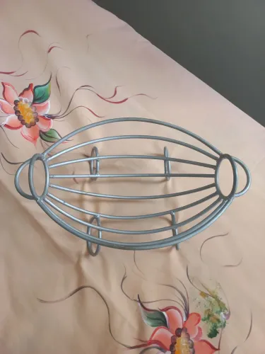 Centro de mesa pintado prata usado(38x23)