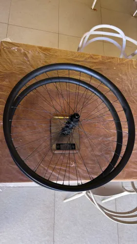 Rodas de carbono (T800), Pilar TB2015, 29 Boost 12x148, 28f, MS e 6 paraf, novas sem uso 