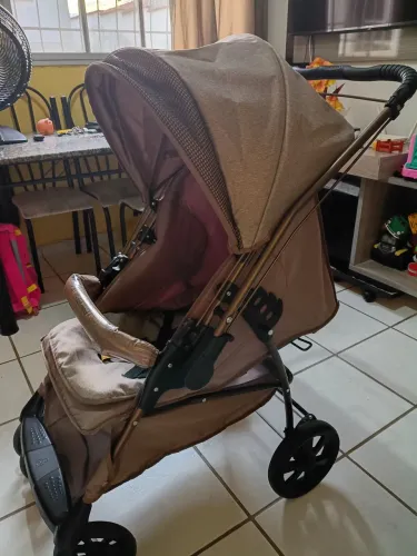 Carrinho de bebê Galzerano ótimo estado de conservação!