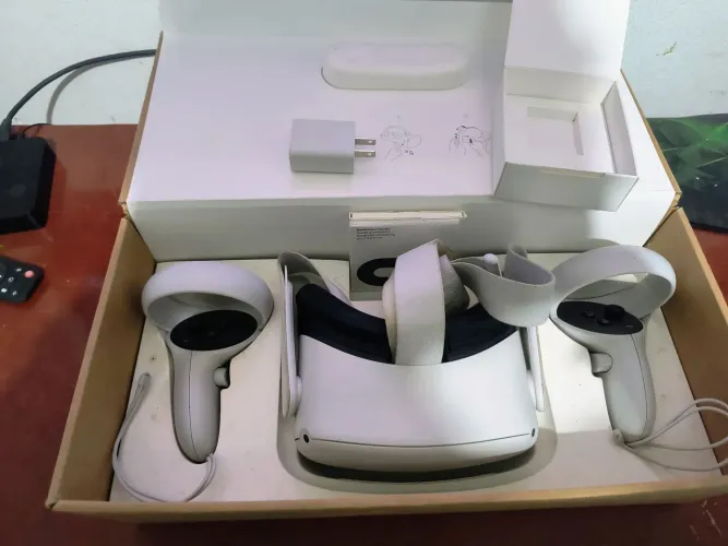Oculus Quest 2 128gb com carregador original (não envio)