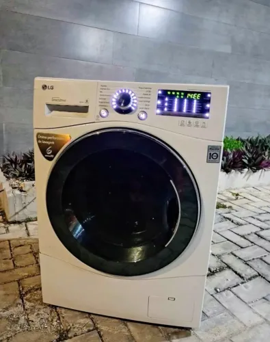 VENDO MÁQUINA LAVA E SECA LG 10,2KG PAINEL DIGITAL
