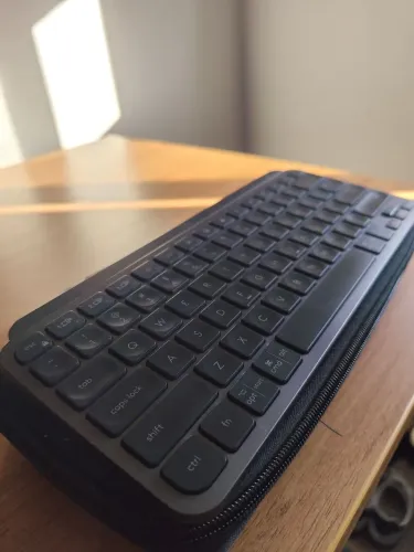 Teclado Logitech MX Keys Mini (com caixa e case) - Somente Pix