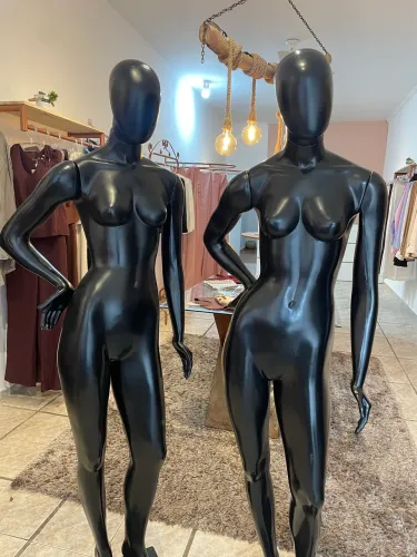 Manequins para loja feminina