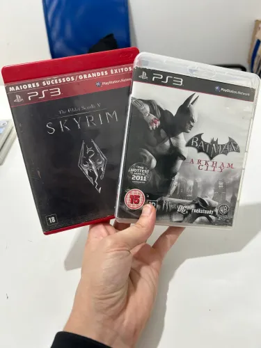 Batman Arkham City e Skyrim Ps3 Original Playstation 3