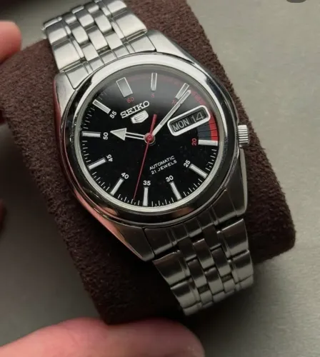 Relógio Seiko 5 Black Racer