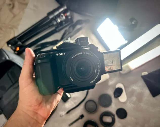 Câmera Sony ZV-E10 II + Lente + Kit Completo de Acessórios