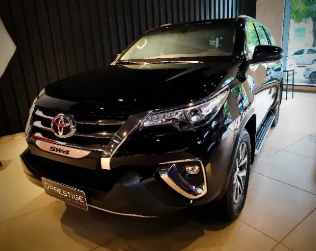 Toyota Hilux SW4 SRX 4X4 2.8 TDI 16V Dies. Aut. 2018