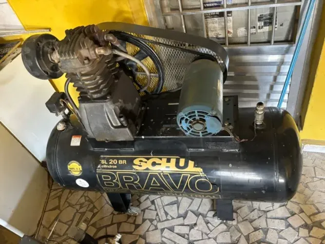 Compressor de Ar Industrial 200L 5Cv Trifásico 220 - 380V dois estágios Alta Pressão 