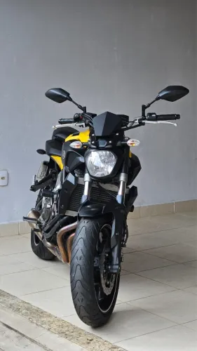 Yamaha MT-07 ABS 2017 Amarela - Impecável - 22.000km - Segundo Dono + Full Acessórios