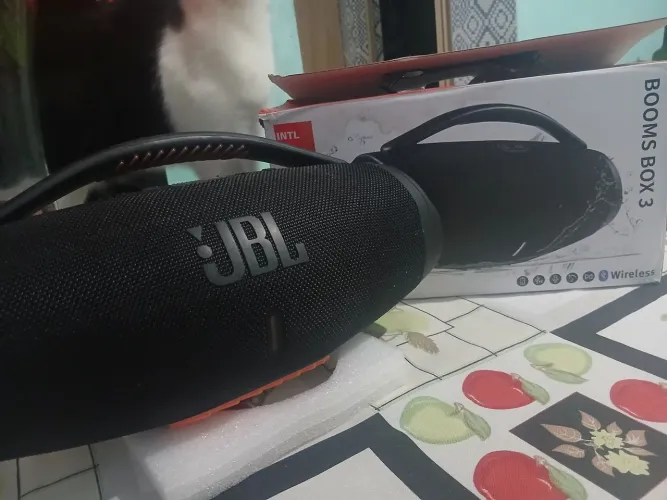 JBL nova na caixa, nunca usada