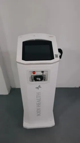 Equipamento de depilação a laser CRISTAL 3D plus