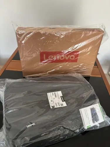 Notebook Lenovo IdeaPad Slim 3 Core 3 100U 8GB 512GB SSD + Mochila Lenovo | Novo Lacrado