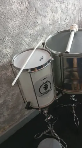 Kit percussão  A venda com nota fiscal e preço pra fechar rápido! 