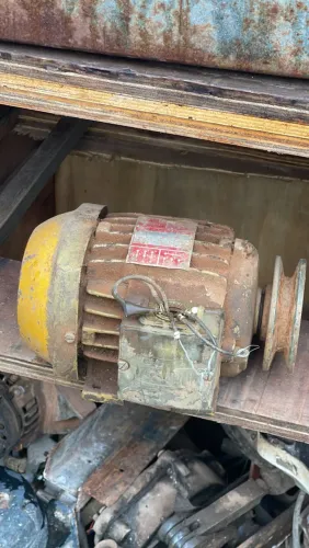 Motor 1/2 cv trifásico