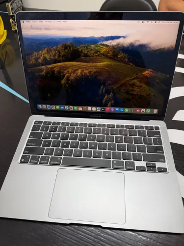 MACBOOK