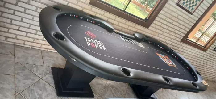 Mesas de poker e jogos profissional