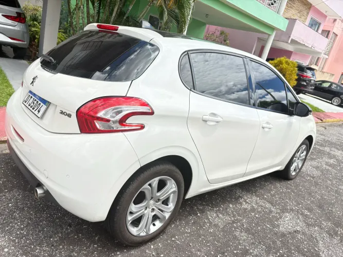 Peugeot 208 Griffe 1.6 Flex 16V 5P Aut. 2014