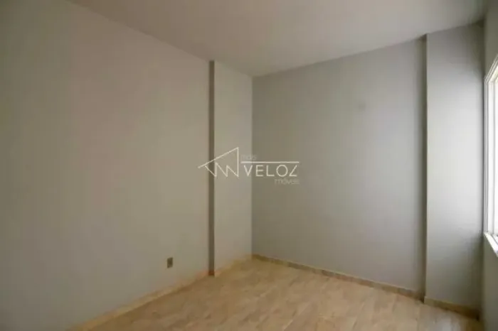 Kitnet/Conjugado - / Residencial / Centro