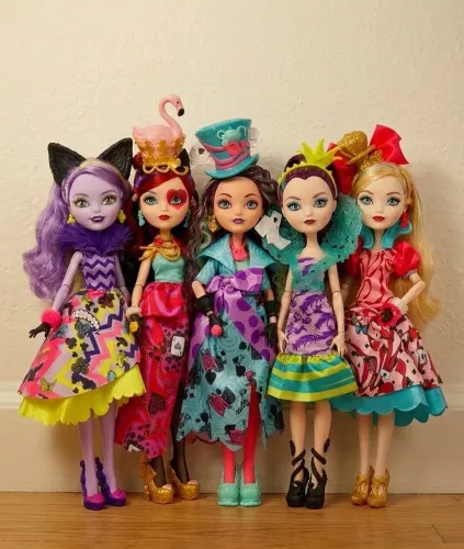 Bonecas Ever after high watt o wonderland monster high