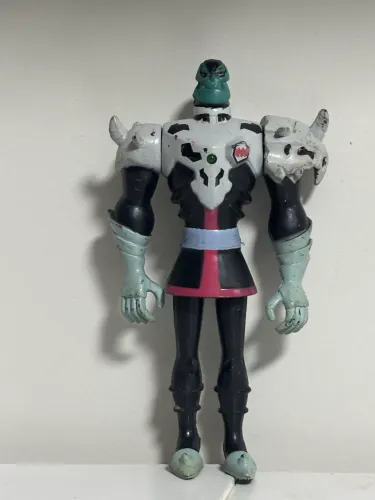 Boneco Khyber Ben 10 Omniverse Bootleg