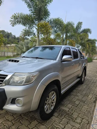 Toyota Hilux CD SRV D4-d 4X4 3.0 TDI Diesel AUT 2013