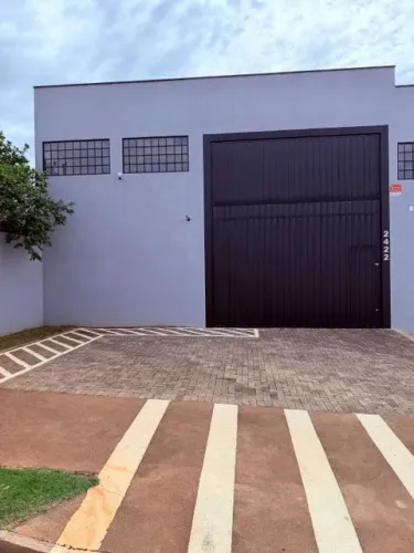 Salão comercial, barracão com 120 m2, portão articulado para carretas e caminhões