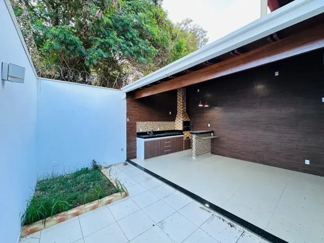 Casa baixa com área de lazer a vemda no bairro Belvedere - Governador Valadares - MG