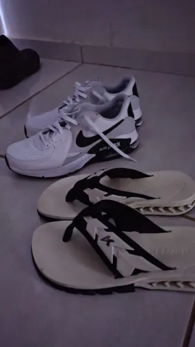 Nike Air Max novo , usado só duas vezes, com nota fiscal na caixa
