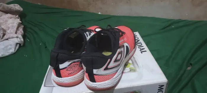 Umbro pro 5 bump laranja tamanho 40