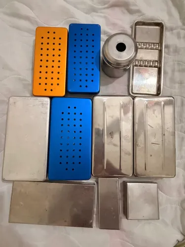 Lote de caixas metálicas 