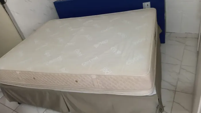 Cama - Base + colchão de mola ensacada