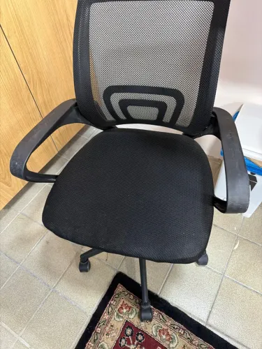 02 Cadeira de escritório giratórias
