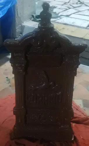 Caixa de correio colonial 