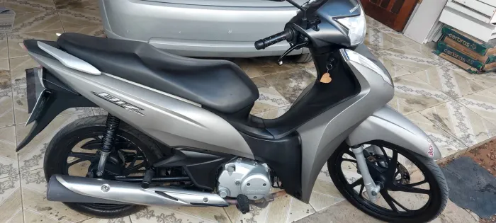 Honda Biz 125 EX 2024 - Econômica, Prática e Super Conservada
