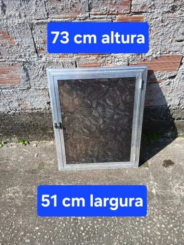 3 portas de alumínio por 90 reais .