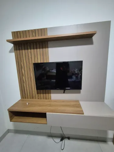 Painel com TV
