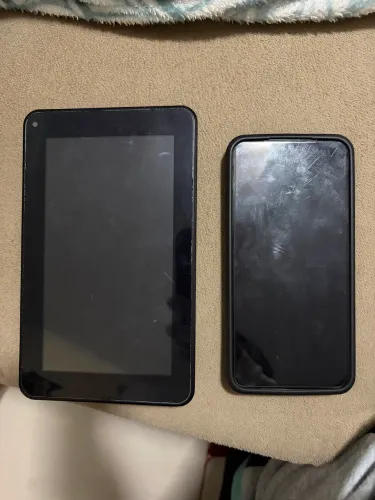 Celular mor G 8 Plus e tablet Multilaser