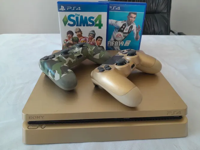 Play 4 com 2 Controlos- 02 Jogos Original Linha Especial Golden- Edição limitada