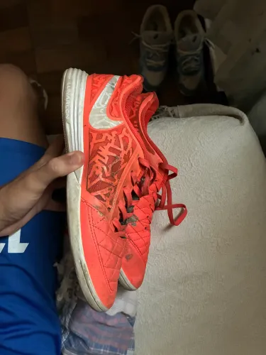 Vendo chuteira Lunar Gato