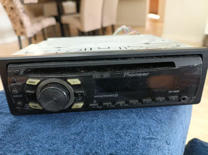 Pioneer DEH-1380MP - usado em ótima condições