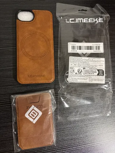 Vendo capinha IPhone 16e em couro sintético totalmente nova, sem uso!