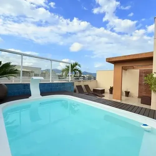Locação Cobertura Luxuosa 3 Quartos sendo 2 Suítes no Condomínio Luar do Pontal