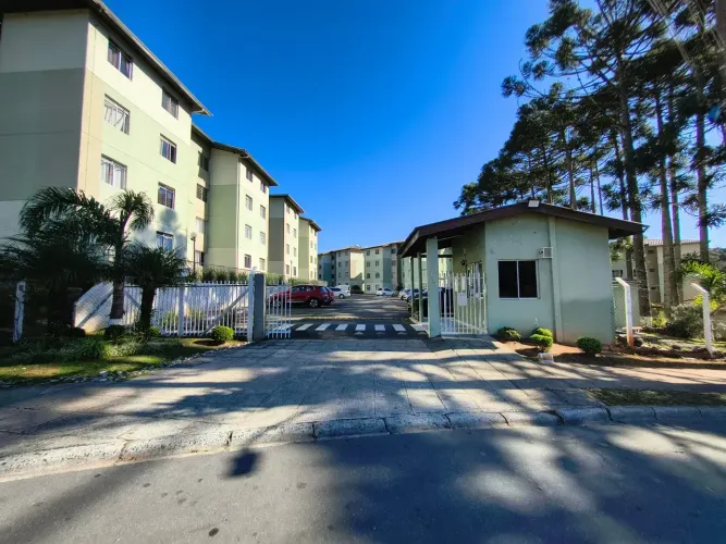 Apartamento 2 quartos semi-mobiliado com Portaria 24h em Santa Cândida - Curitiba - PR