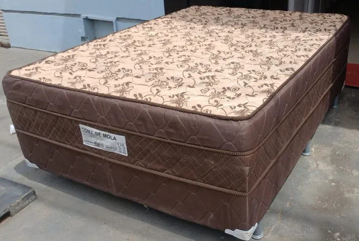 Cama box casal de mola. Faço a entrega *
