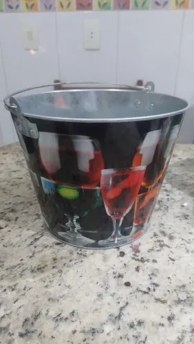 Balde de metal para gelo e bebidas 