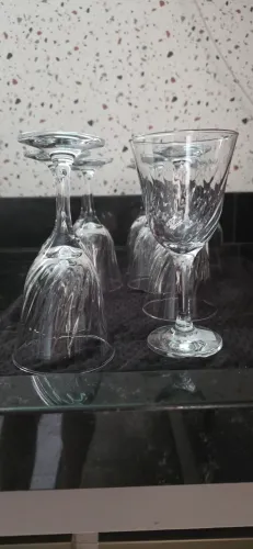 Taças Lirio Vinho 250ml com 6 uidades.